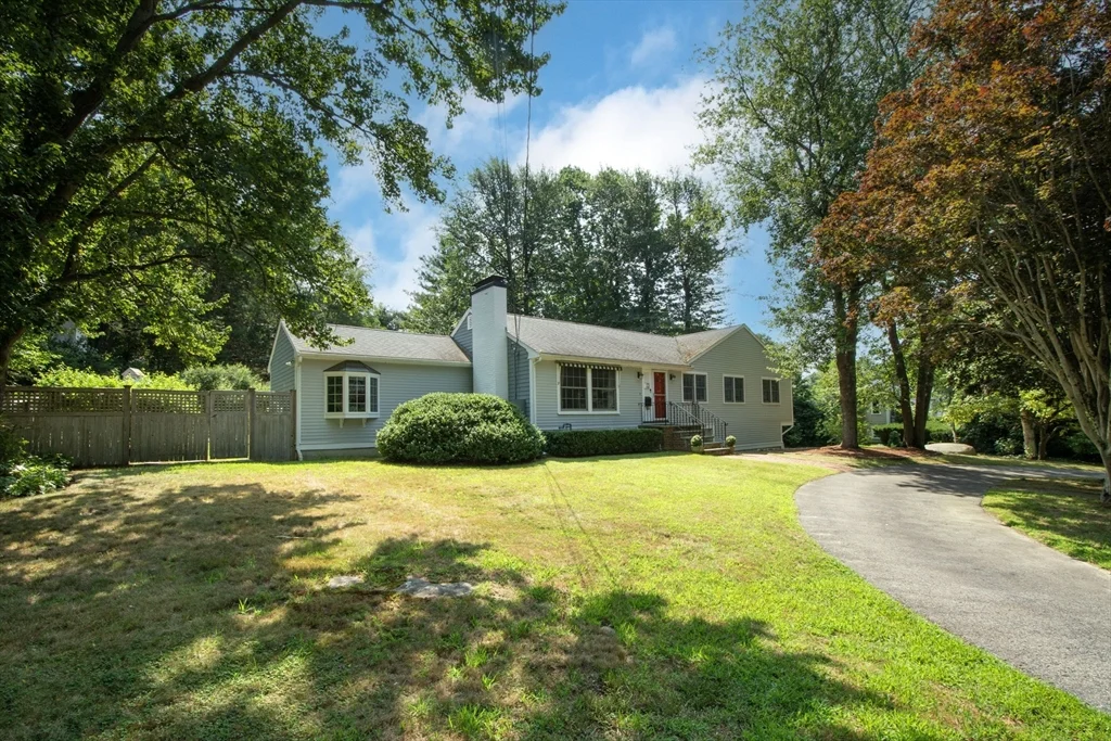 45 Old Pasture Rd, Cohasset