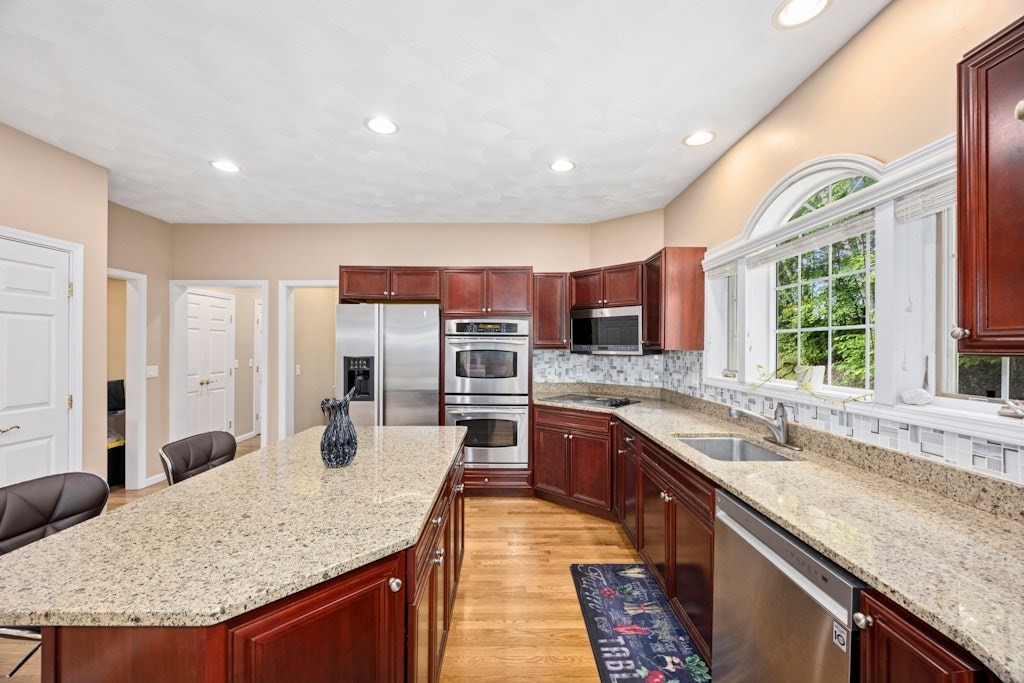 2 Arrowhead Ln, Westborough