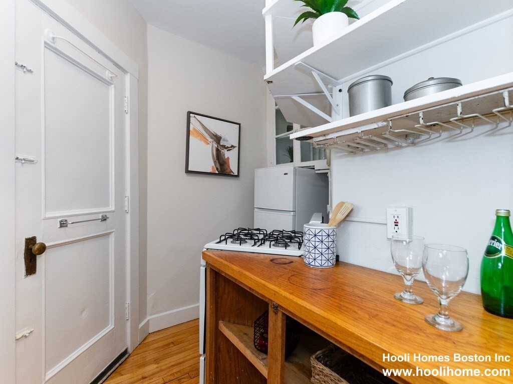 21 Chauncy St, Neighborhood Nine