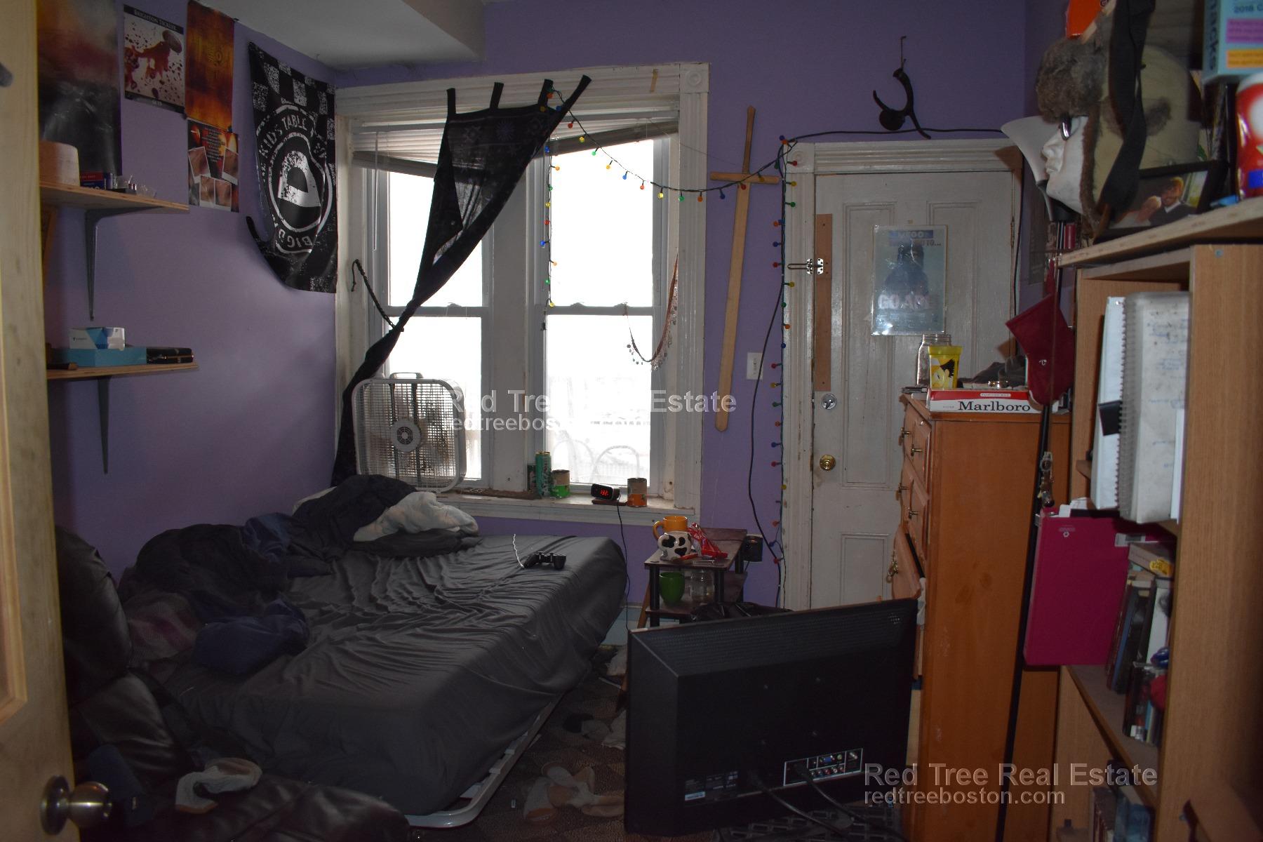 129 Cedar St, Roxbury