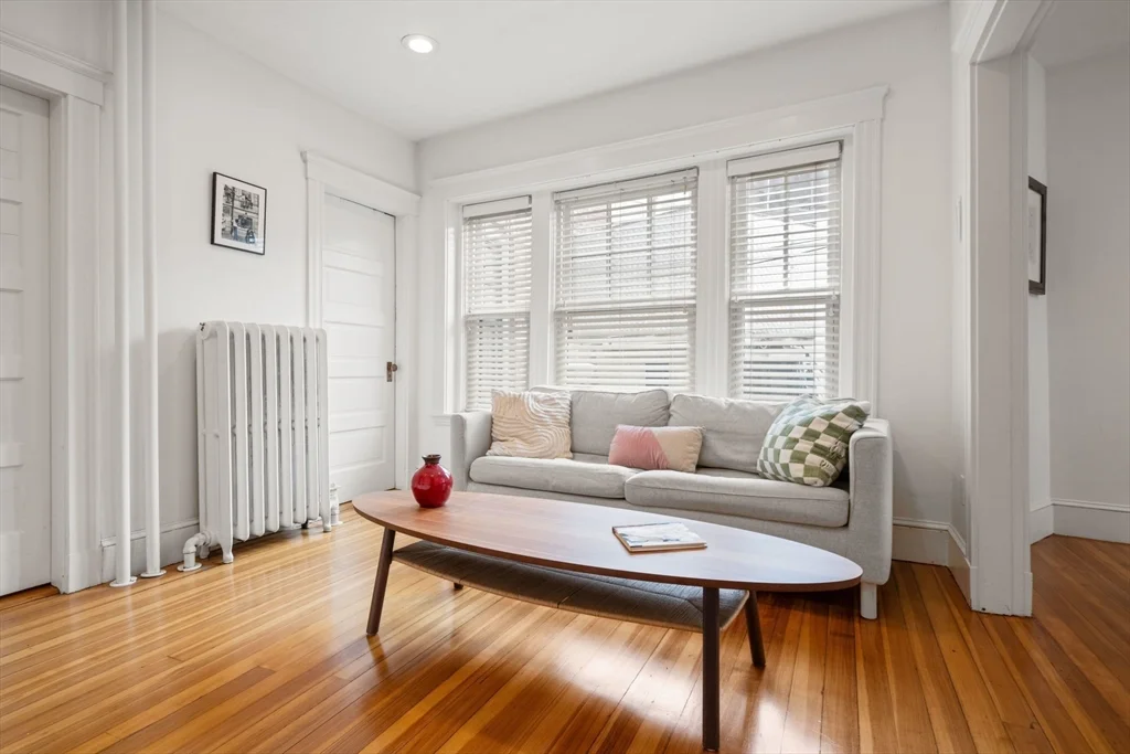 10 Bowdoin St, Neighborhood Nine
