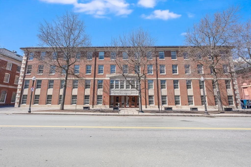 45 1st Ave, Charlestown