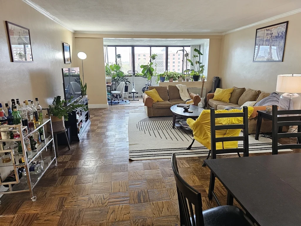 8 Whittier Pl, West End
