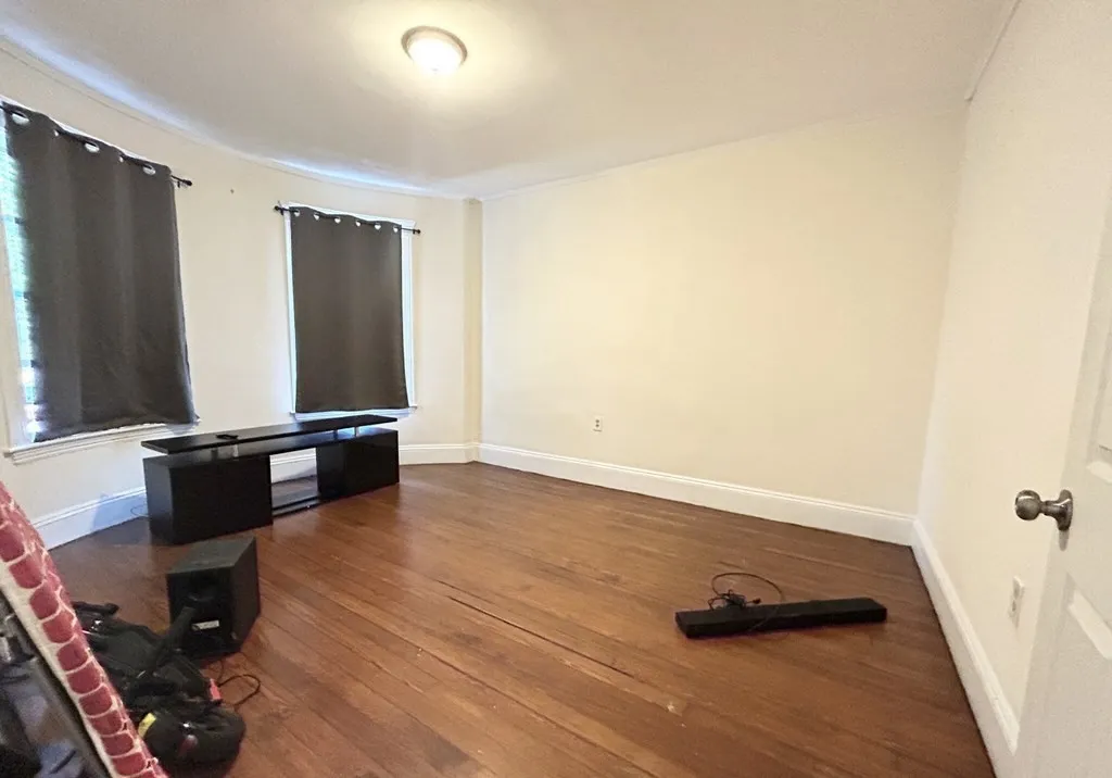 692 Columbia Rd, Dorchester