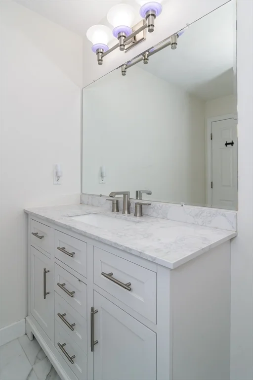 24 Homeward Ln, Natick