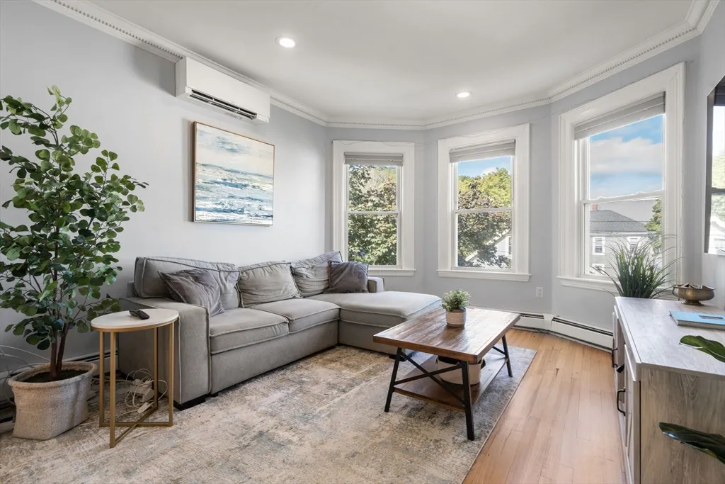 118 Franklin St, Brookline Village