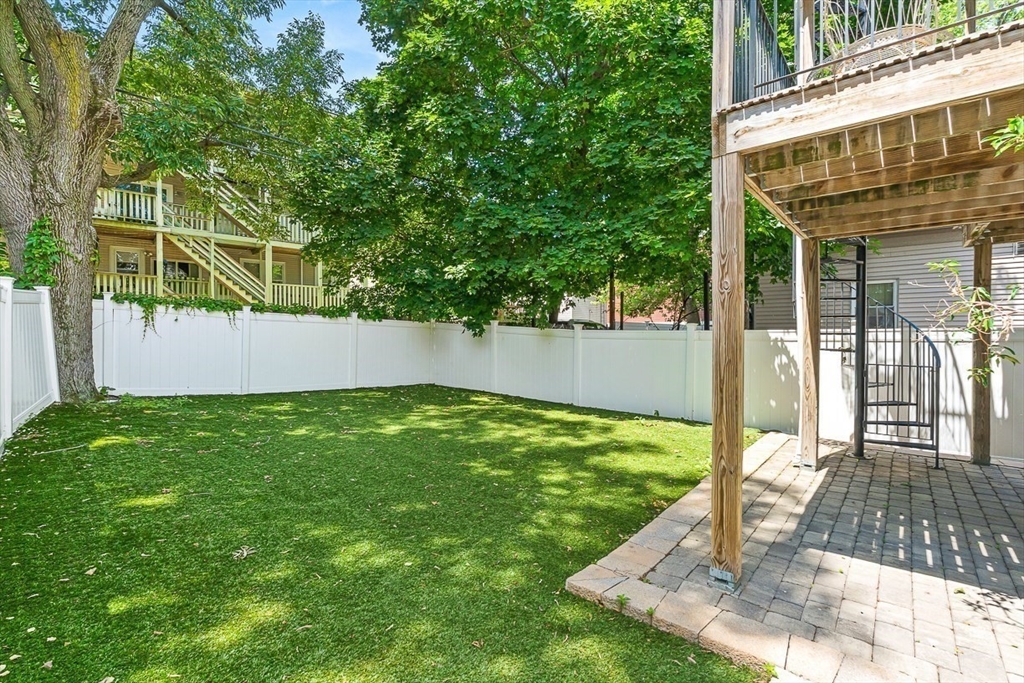 30 Middle St, South Boston