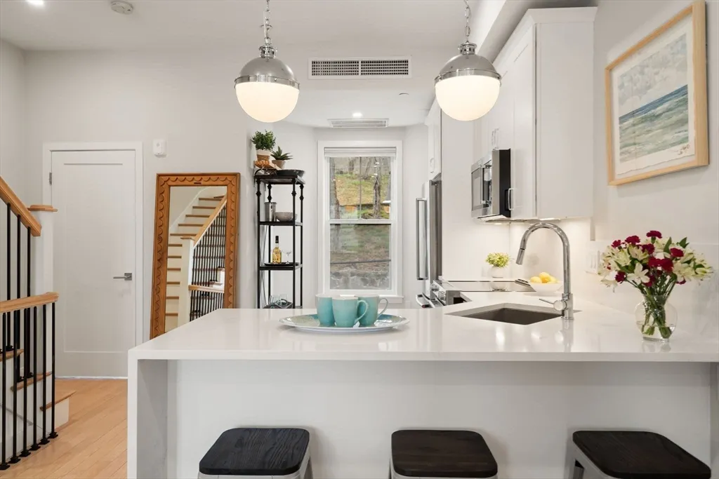 174 Fisher Ave, Mission Hill