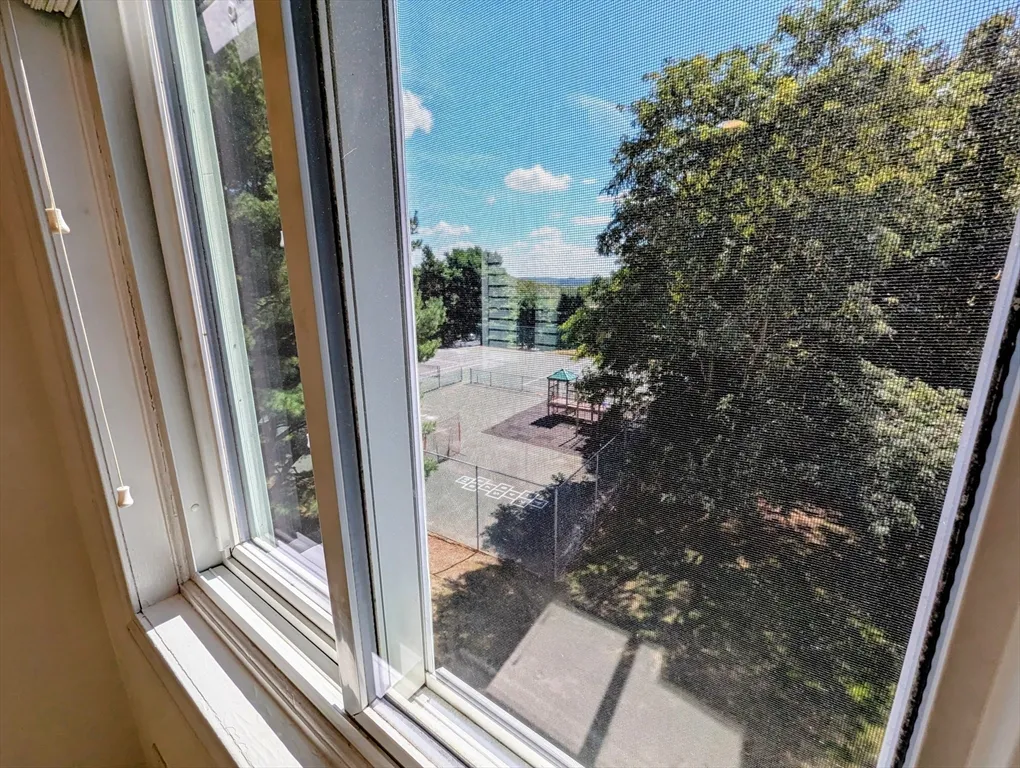 809 Franklin Crossing Rd, Franklin