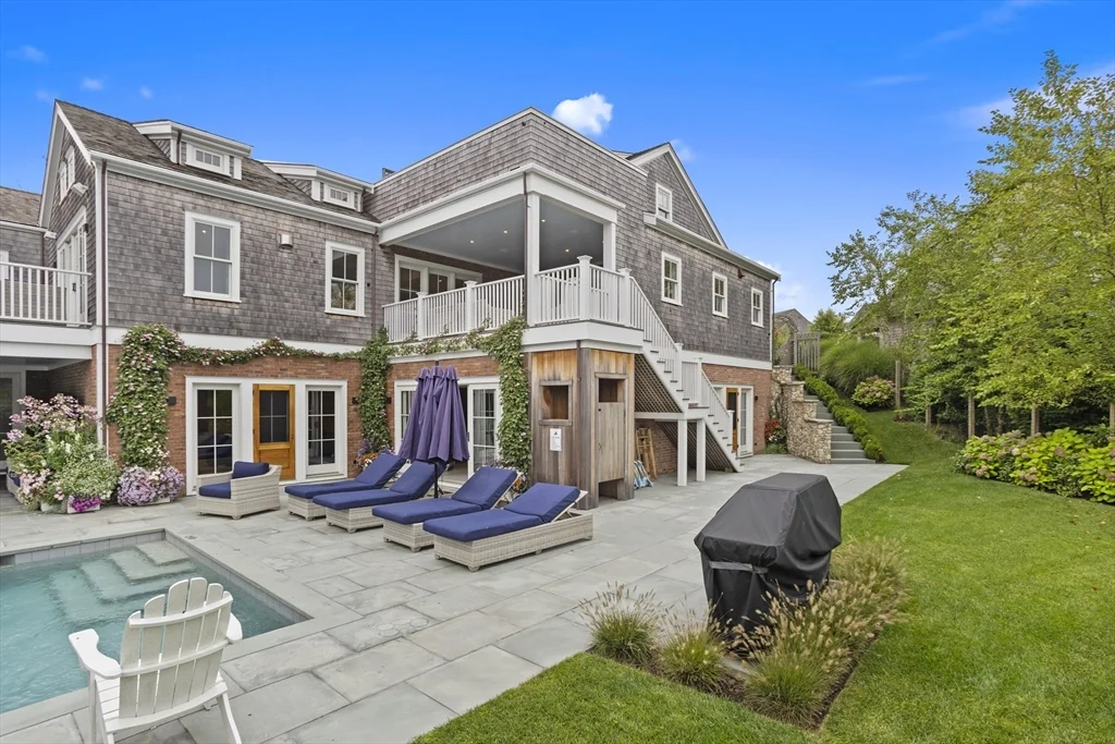 3 Old Mill Ct, Nantucket