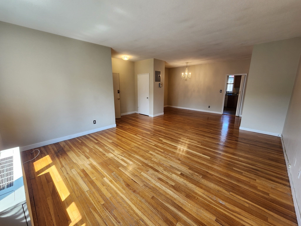 573 Washington St, Brookline