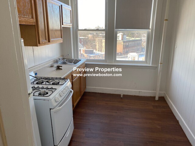 1820 Commonwealth Ave, Brighton