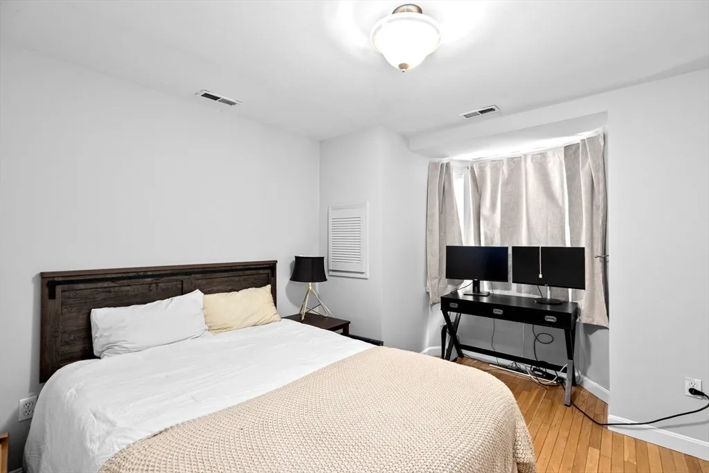 58 Gates St, South Boston