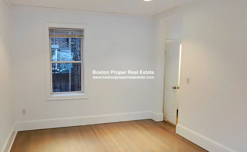 109 Queensberry St, Fenway