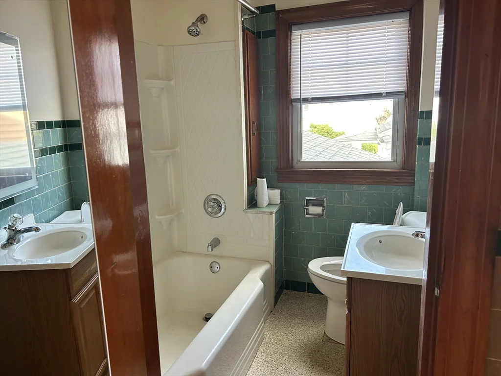 41 School St, Milford