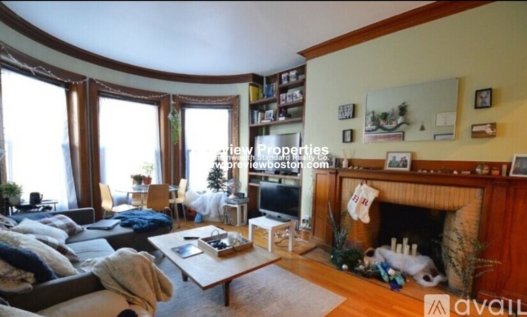 849 Beacon St, Fenway