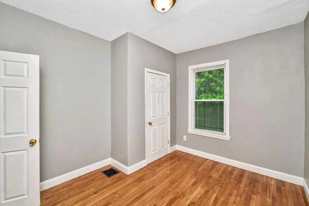 352 Norfolk St, Dorchester