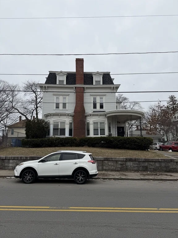 229 Jackson St, Lawrence