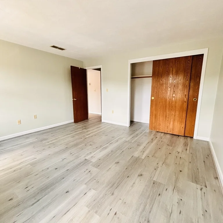 364 Neponset St, Canton