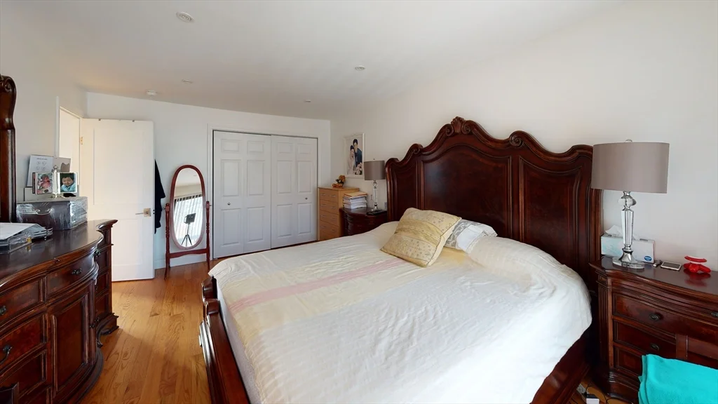 22-24 Broadlawn Park, Chestnut Hill