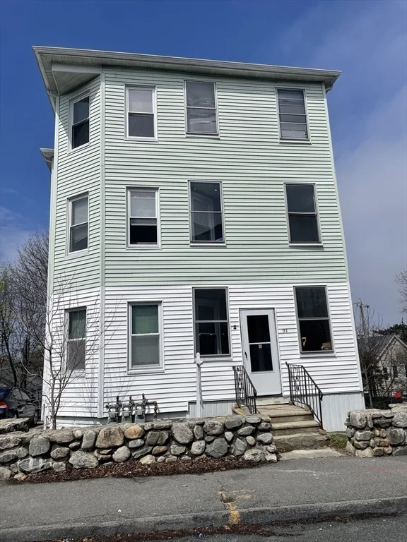 91 Stanton St, Worcester