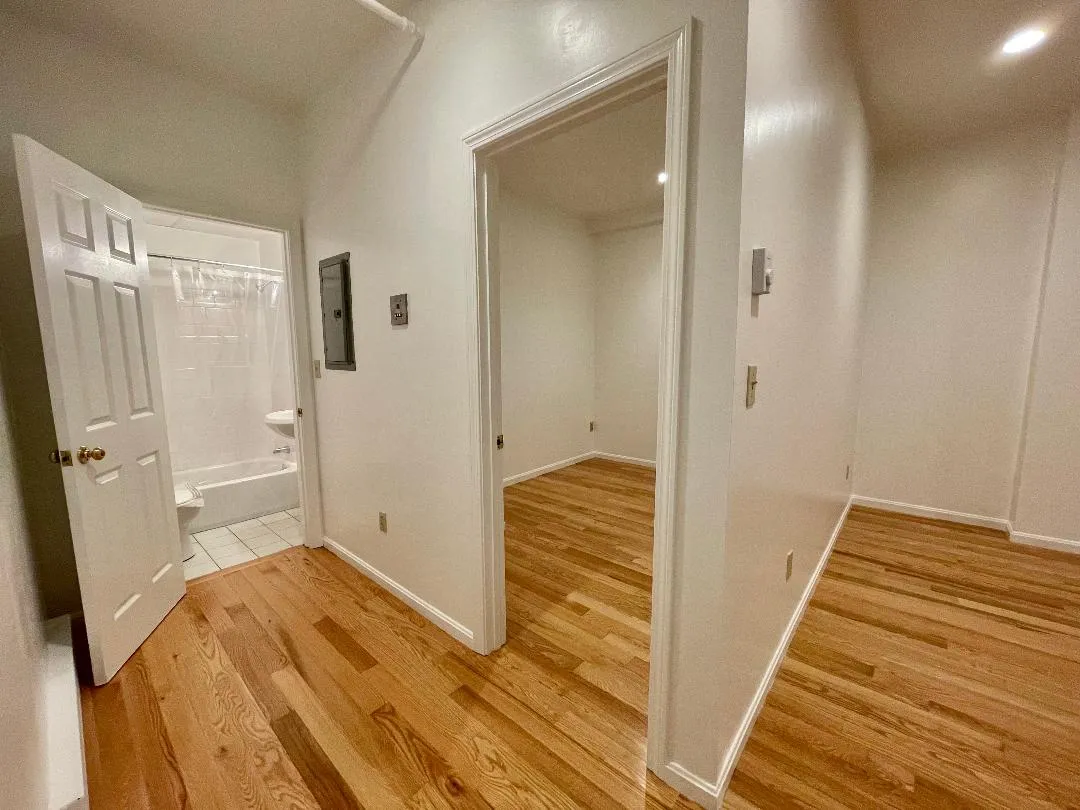 1077 Beacon St, Longwood