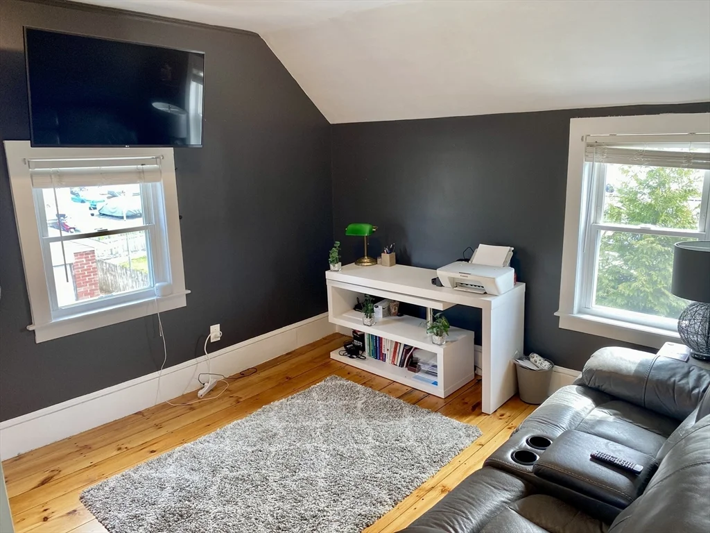 30 Maple Ave, North Andover