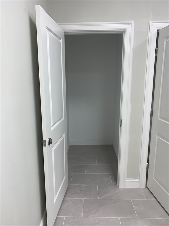 14 Yeamans St, Revere