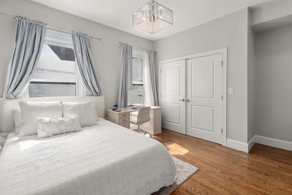 338 Meridian St, Central Square