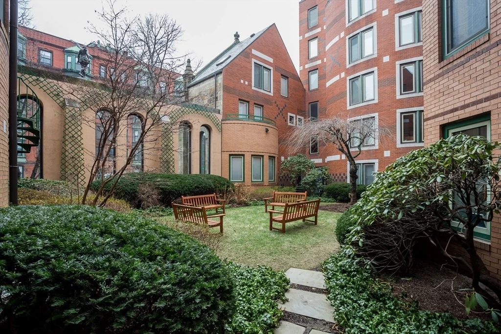 492 Beacon St, Back Bay