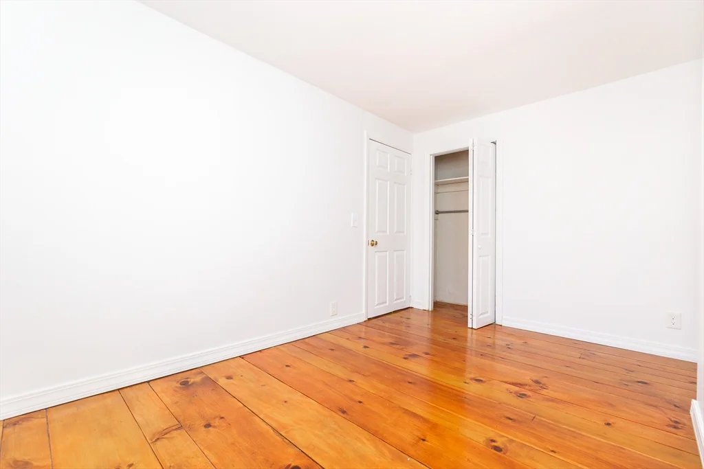 4 Cogswell Pl, North Cambridge