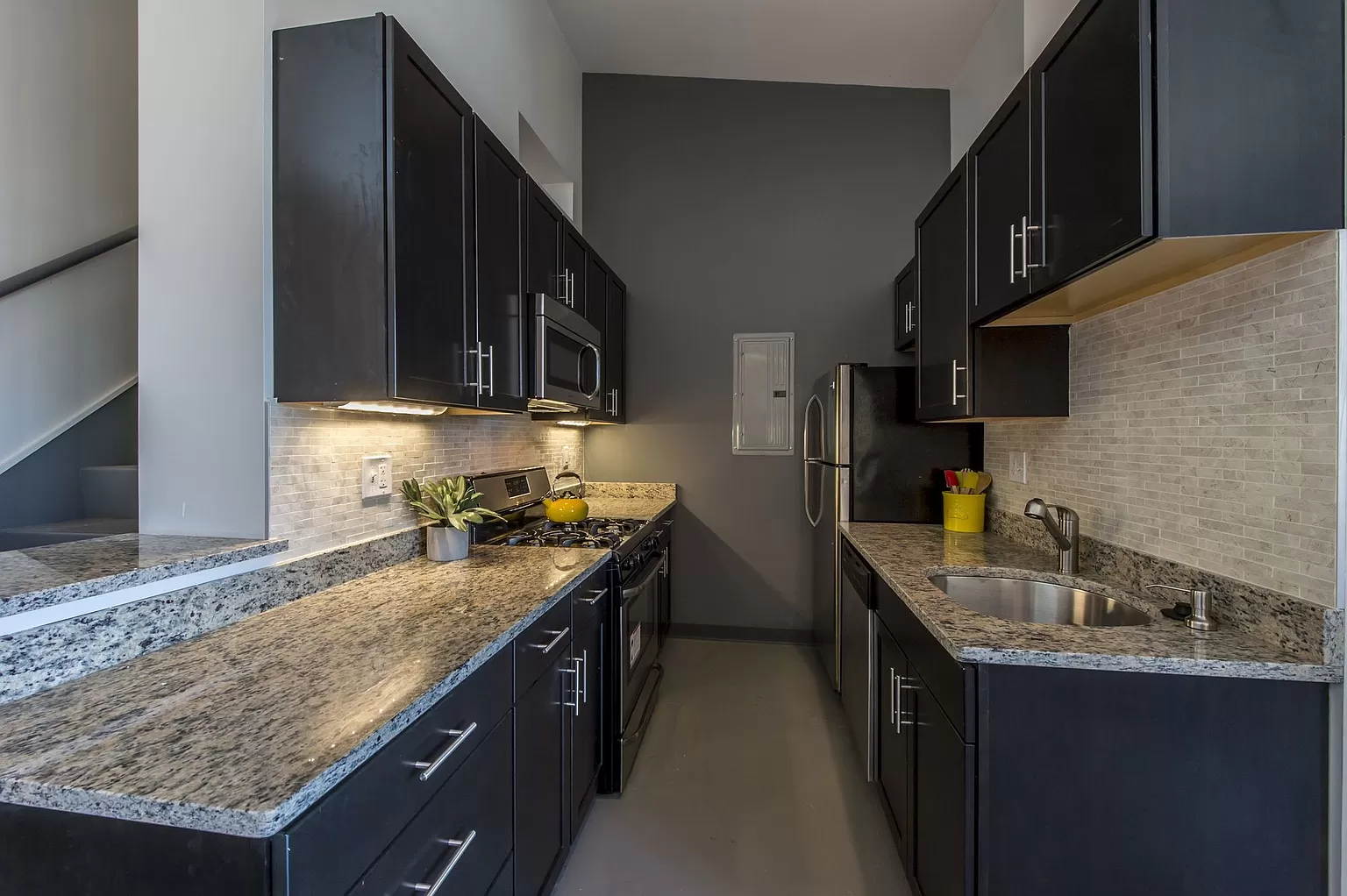 3 bed, 1 bath apartment for rent at 160 East Berkeley St Unit 318, South End — photo 7 of 8
