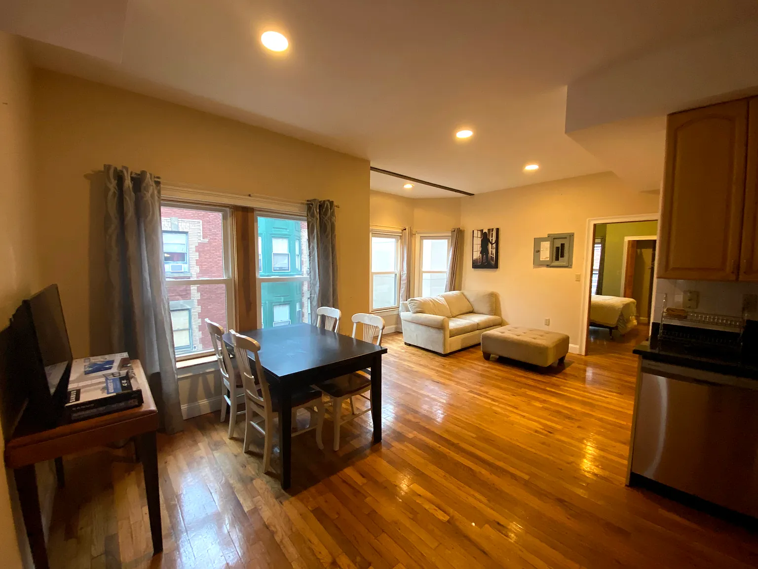 1031 Tremont St, South End