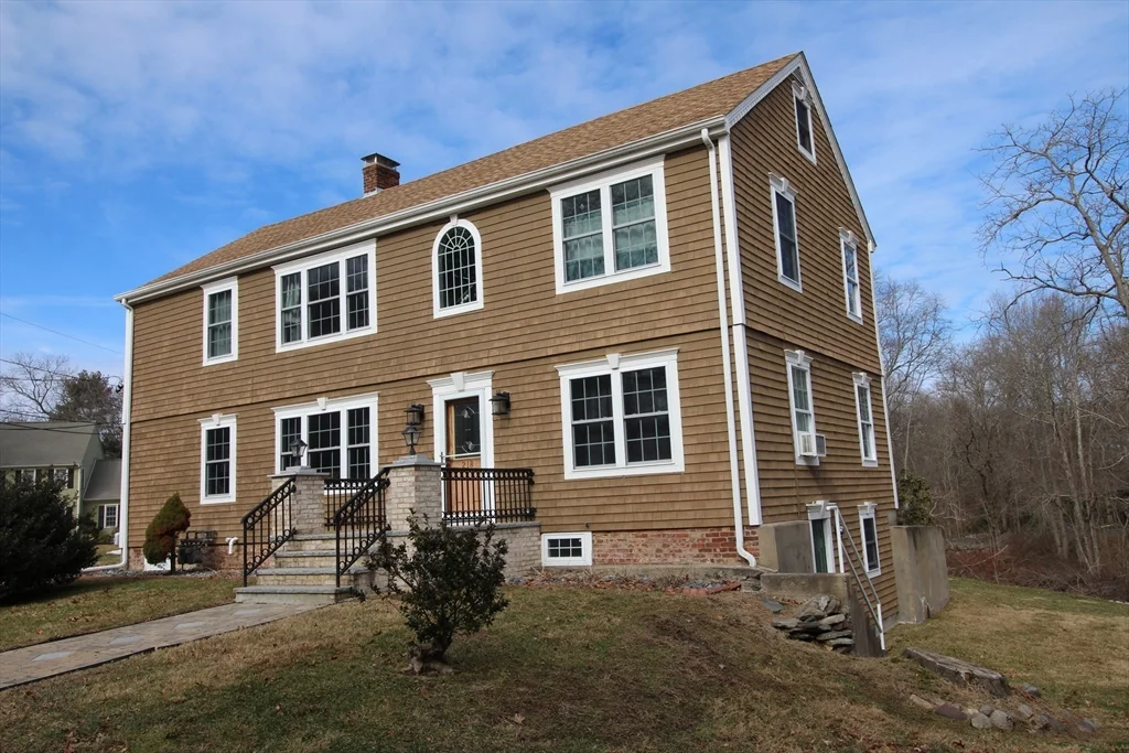 218 Thurber Ave, Attleboro