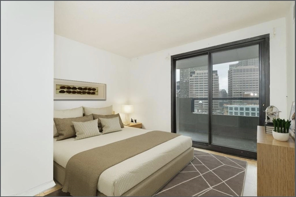 65 E India Row, Waterfront