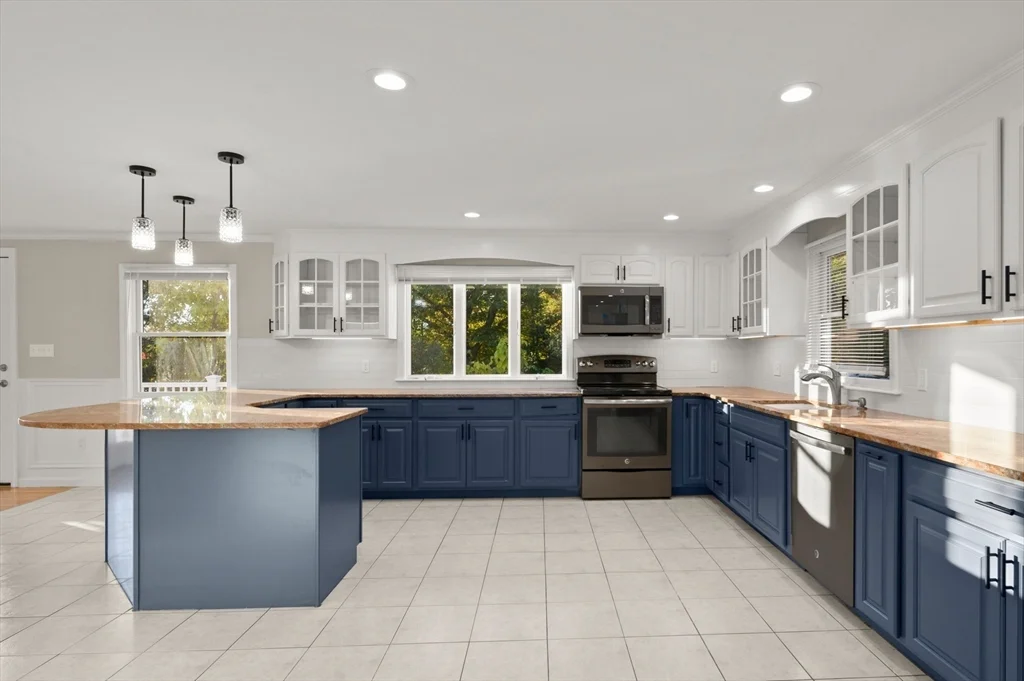 767 Walnut St, Lynnfield