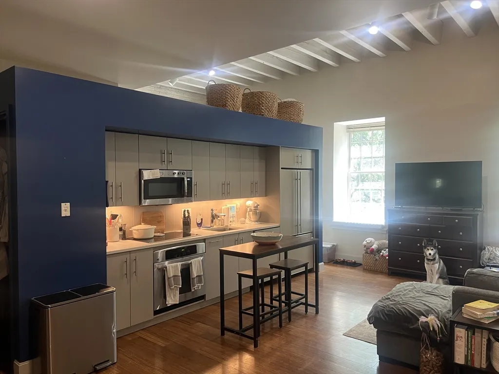 33 3rd Ave, Charlestown