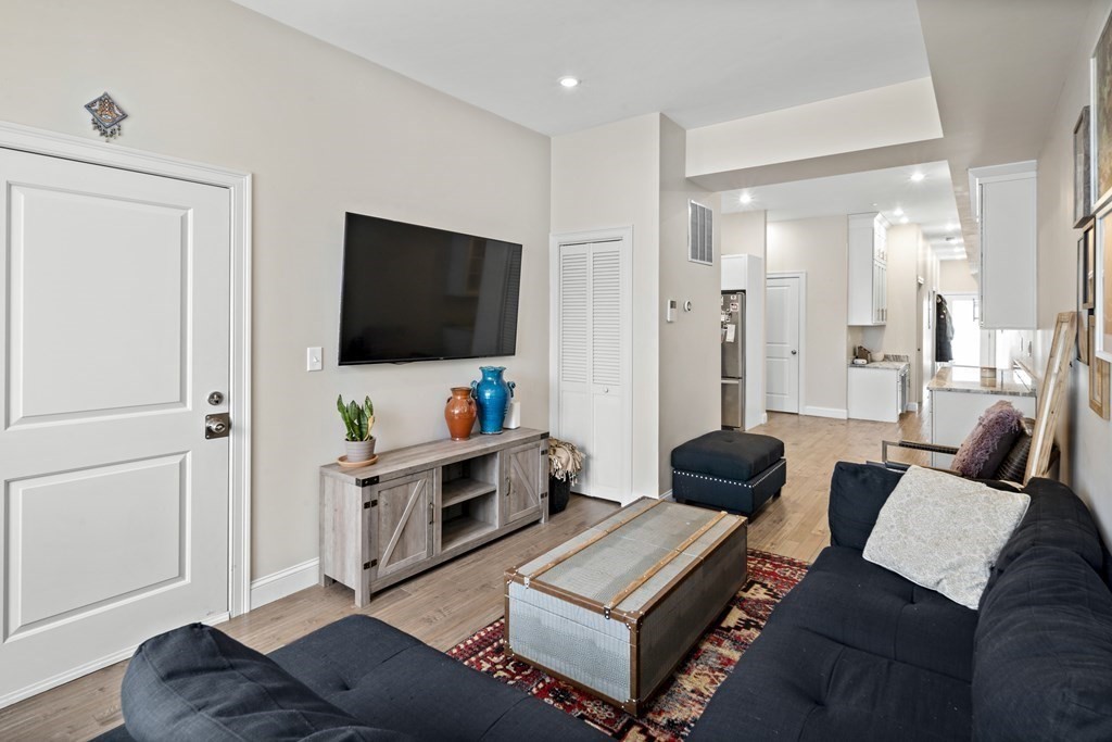 91 Chelsea St, East Boston