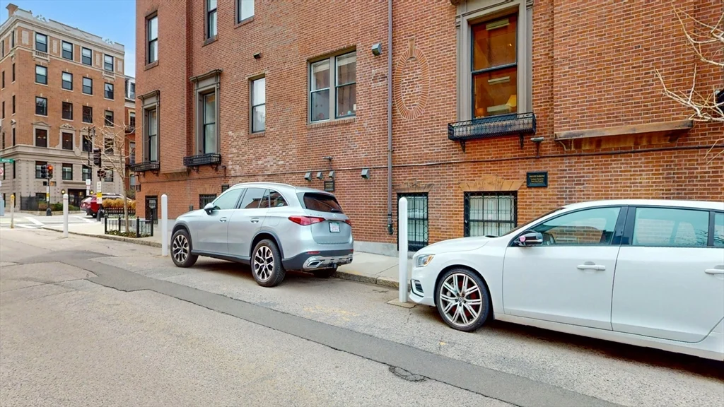 404 Beacon St, Back Bay