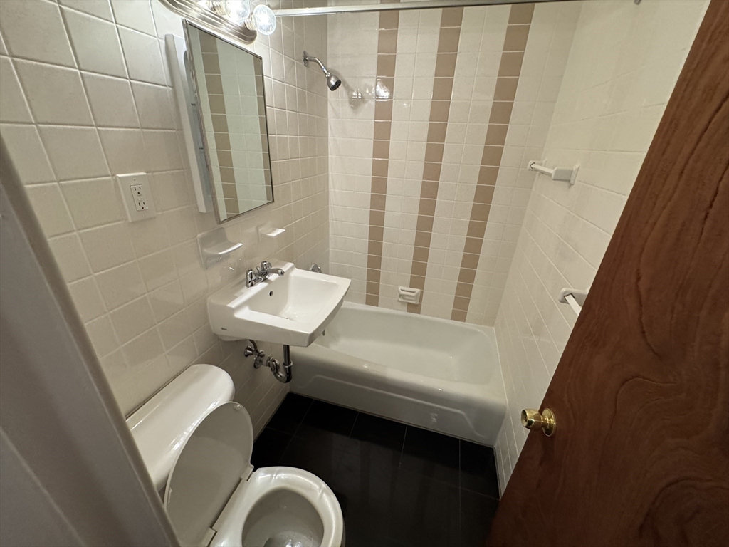 160-180 North Beacon St, Brighton