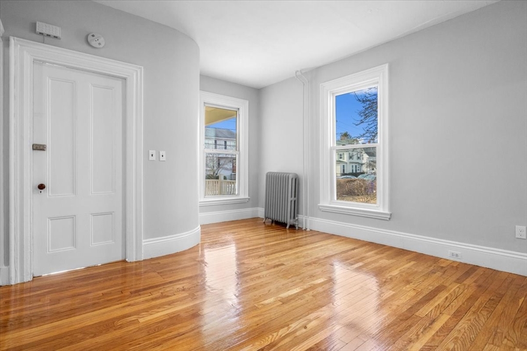 34 Neponset Ave, Hyde Park