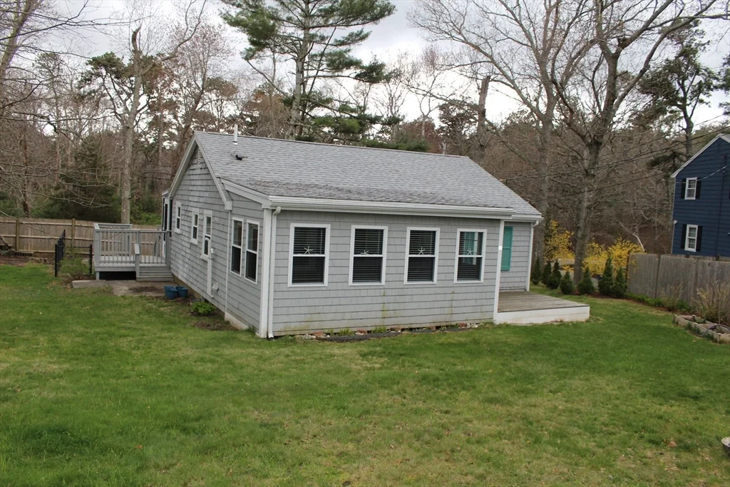 81 Winthrop Rd, Manomet