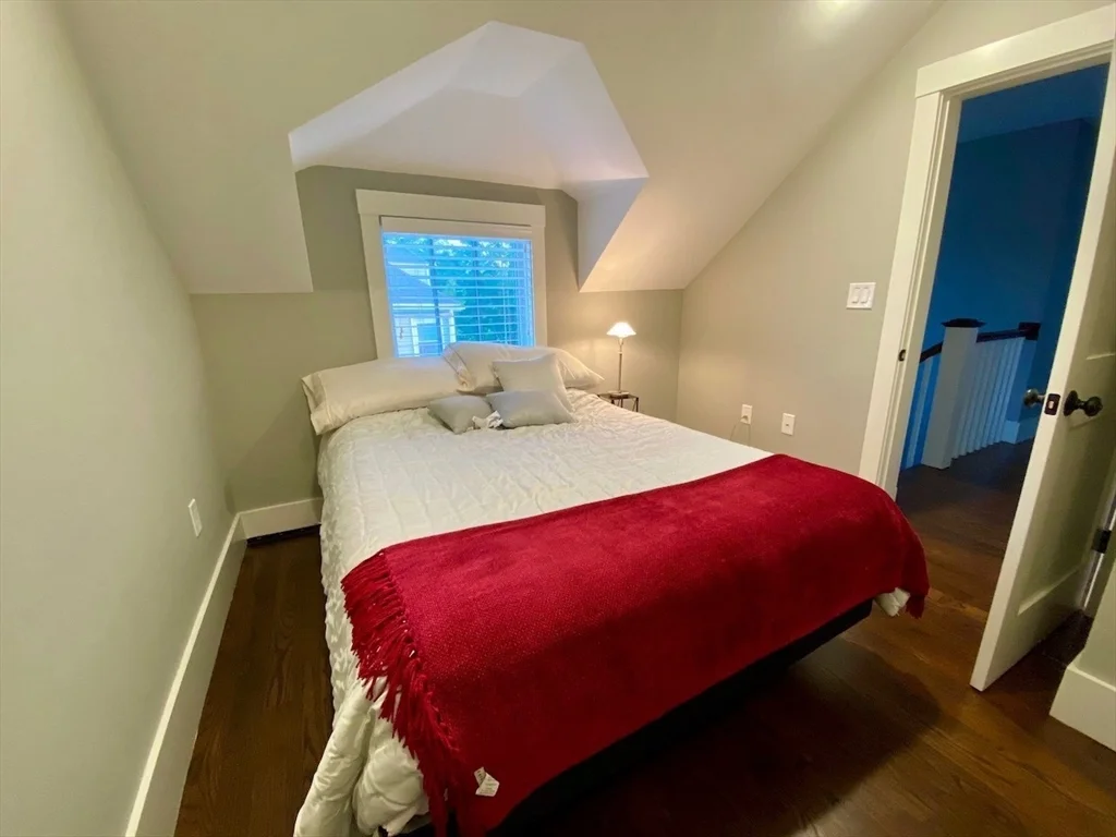 49 Cottage St, Newton Upper Falls