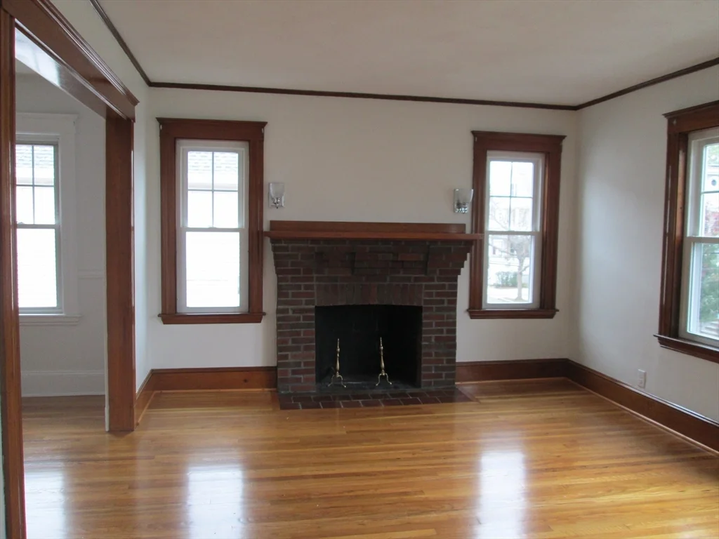 83 Webster St, Arlington
