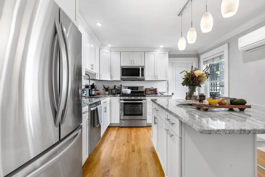 73 G St, South Boston