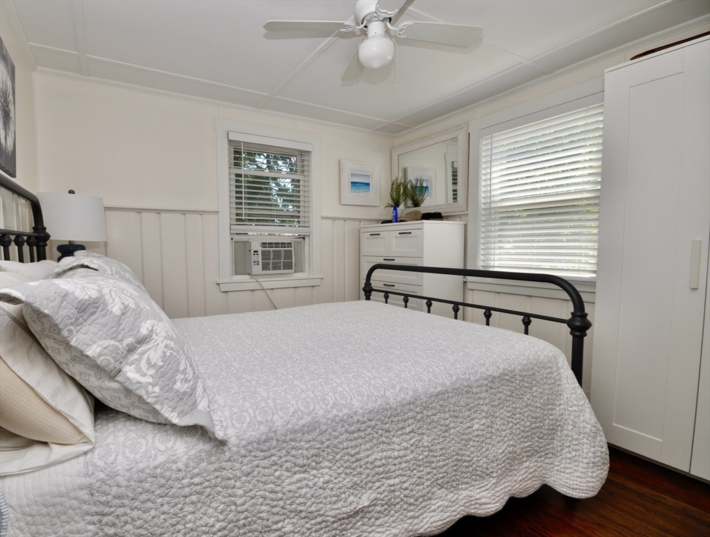 28 Cochituate Rd, Priscilla Beach