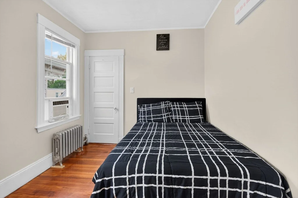 64 Topliff, Dorchester