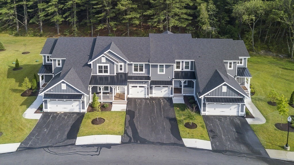 15 Lily Pond Ln, Lexington