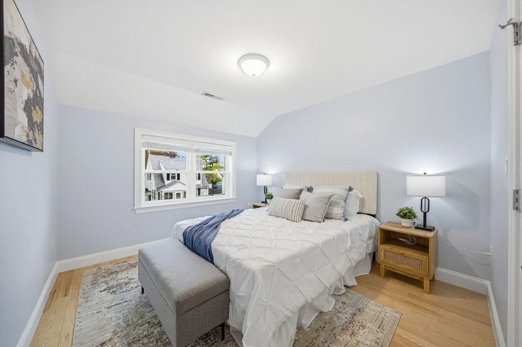 30 Arnold St, Quincy