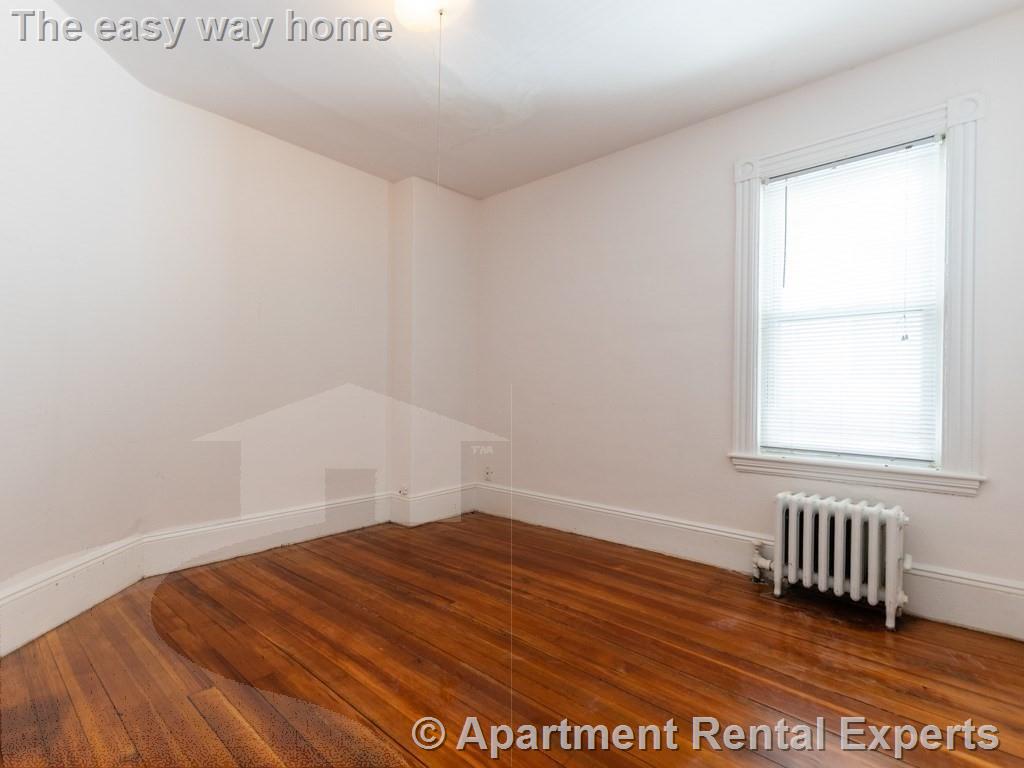 15 Russell Rd, Davis Square